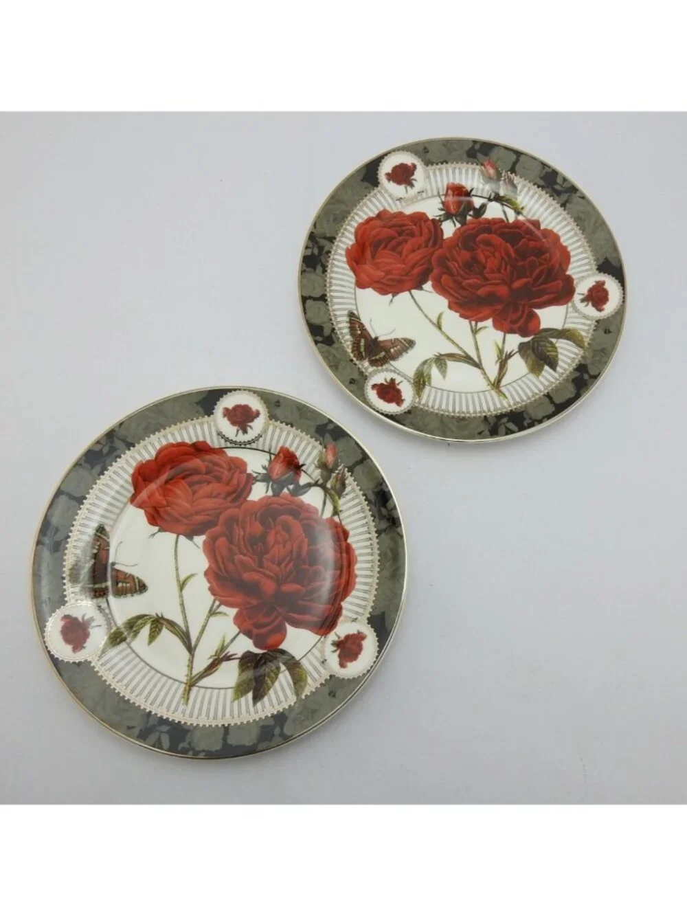 2 New Gothic Red Rose Moth 8